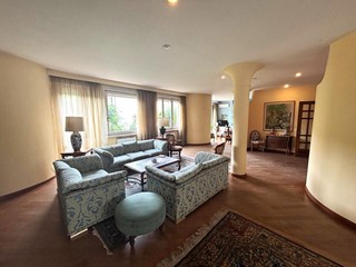 Villa in Vendita a Empoli, 750'000€, 460 m², arredato