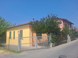 Casa Indipendente in Vendita a Massa, zona Ricortola, 400'000&euro;, 100 m²