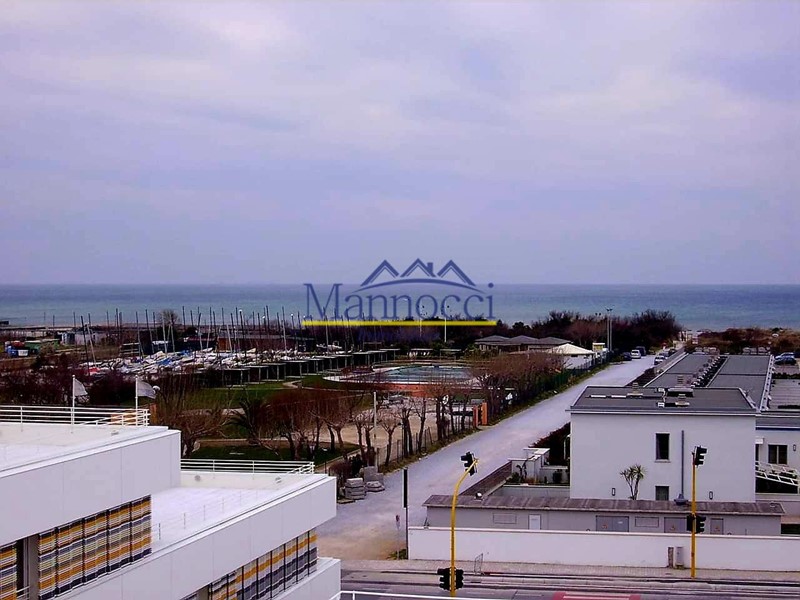 Trilocale in Vendita a Pisa, zona Tirrenia, 240'000€, 75 m²