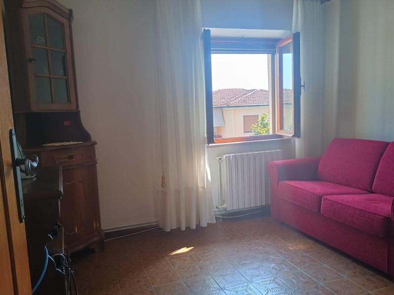 Trilocale in Vendita a Peccioli, zona Ghizzano, 58'000€, 67 m², arredato