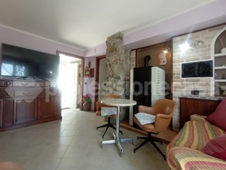 Casa Indipendente in Vendita a Castel del Giudice, 187'000€, 411 m², arredato