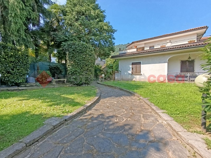 Villa in Vendita a Stresa, 1'900'000€, 495 m²