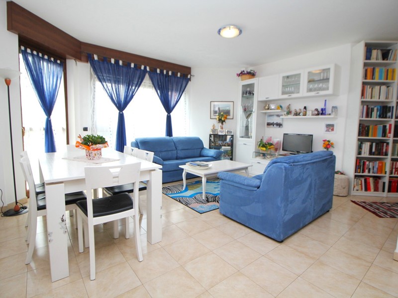 Quadrilocale in Vendita a Legnano, 349'000€, 197 m²