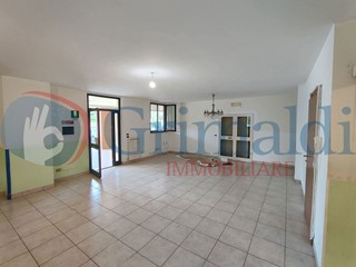 Ufficio in Vendita a Perugia, 98'000€, 91 m²