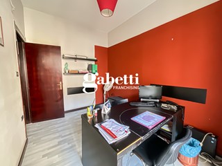 Trilocale in Vendita a Pompei, 350'000€, 108 m²