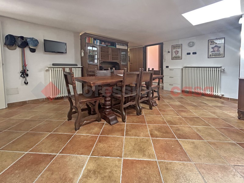 Casa Indipendente in Vendita a Meina, 595'000€, 156 m²
