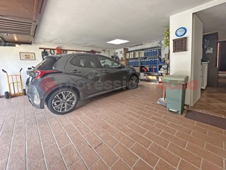 Casa Indipendente in Vendita a Meina, 595'000€, 156 m²