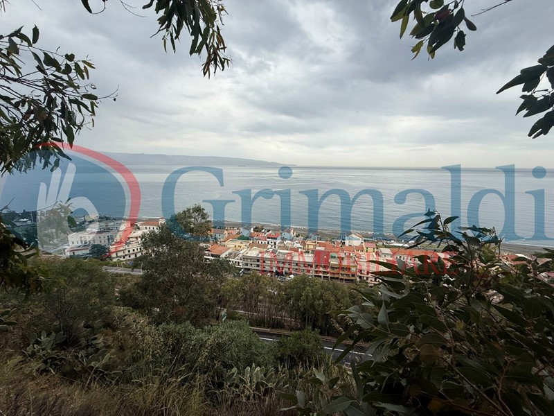 Terreno agricolo in Vendita a Messina, 90'000€, 16800 m²