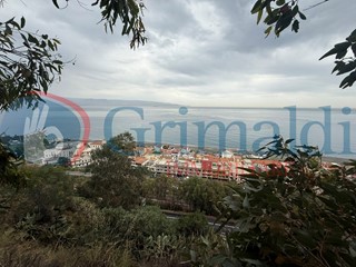 Terreno agricolo in Vendita a Messina, 90'000€, 16800 m²