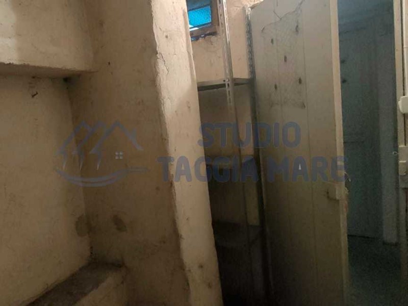 Capannone in Vendita a Sanremo, 6'000€, 