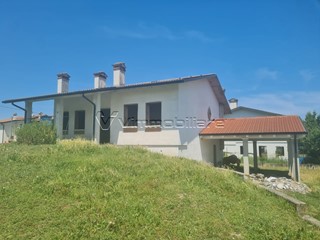 Casa Indipendente in Vendita a Lozzo Atestino, 150'000€, 290 m², con Box