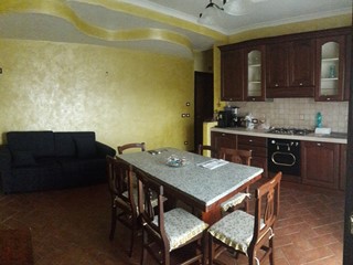 Quadrilocale in Vendita a Rapolano Terme, 100'000€, 75 m², arredato