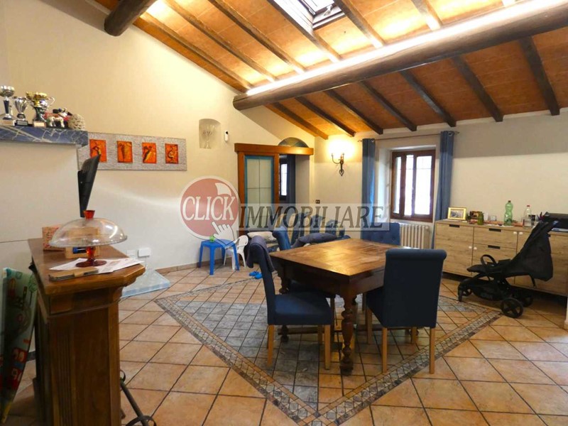 Casale in Vendita a Scarperia e San Piero, 580'000€, 350 m²