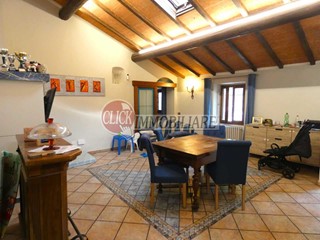 Casale in Vendita a Scarperia e San Piero, 580'000€, 350 m²