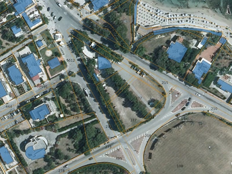 Immobile commerciale in Vendita a Monopoli, zona CAPITOLO, 3600 m²