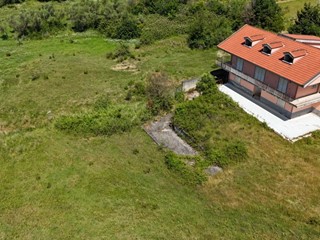 Casa Indipendente in Vendita a Giffoni Sei Casali, 490'000€, 500 m², con Box