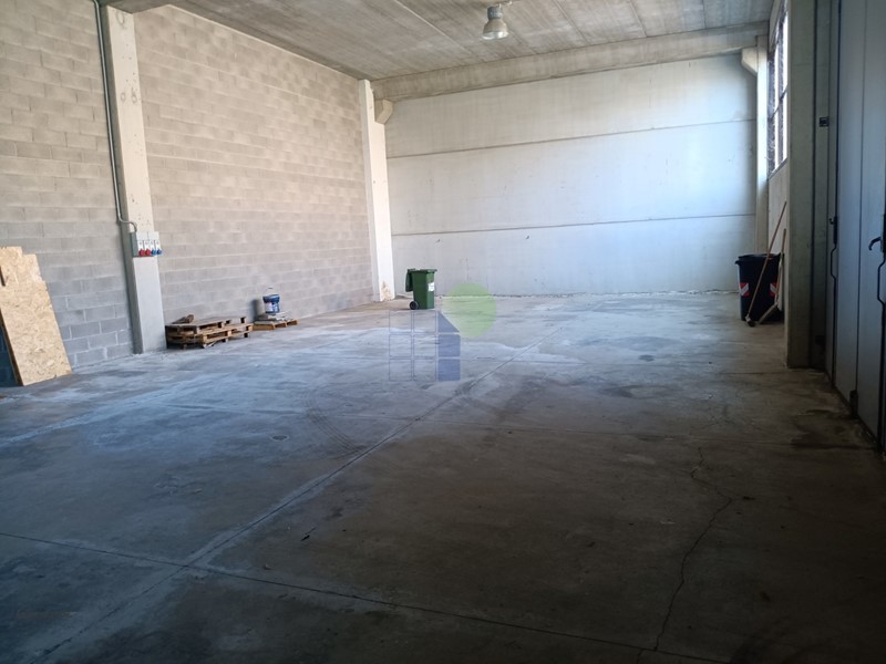 Immobile commerciale in Affitto a Livorno, zona Picchianti, 3'500€, 500 m²