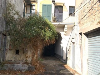 Casa Indipendente in Vendita a San Giovanni la Punta, 155'000€, 180 m², con Box