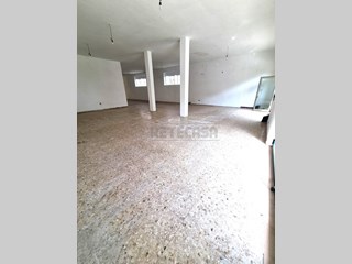 Immobile commerciale in Affitto a Pescara, 1'500€, 280 m²