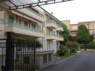 Quadrilocale in Affitto a Massa, zona Marina Di Massa, 1'200€, 90 m²