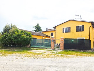 Villa bifamiliare in Vendita a Pavullo nel Frignano, 238'000€, 200 m², arredato