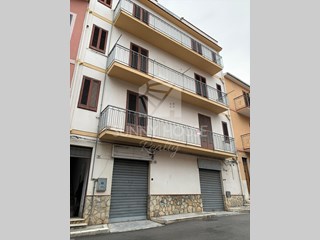 Magazzino in Vendita a Trabia, zona Corso Giuseppe La Masa, 7, 45'000€, 28 m²