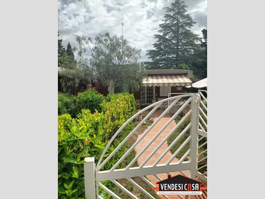 Villa in Vendita a Grumo Appula, 128'000€, 64 m²