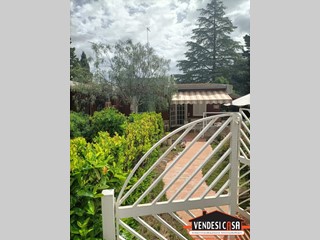 Villa in Vendita a Grumo Appula, 128'000€, 64 m²