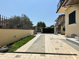 Trilocale in Vendita a Camaiore, zona Lido di Camaiore, 325'000&euro;, 70 m², arredato