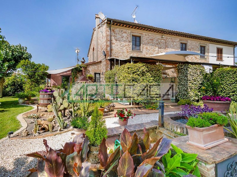 Casa Semi Indipendente in Vendita a Cascina, zona San Giorgio, 459'000€, 175 m²