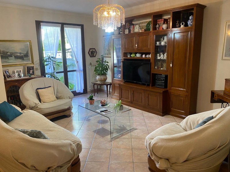 Villetta a schiera in Vendita a San Giuliano Terme, zona Pontasserchio, 440'000€, 210 m²
