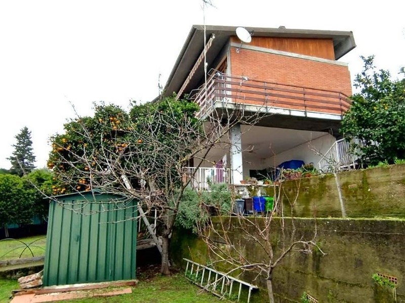 Villa in Vendita a Massa, zona Castagnara, 490'000&euro;, 210 m²