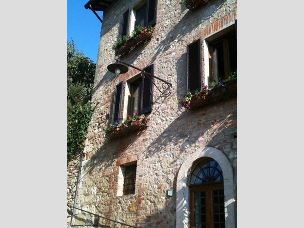 Casale in Vendita a Colle di Val D'Elsa, 300'000&euro;, 141 m², arredato