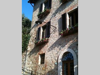 Casale in Vendita a Colle di Val D'Elsa, 300'000&euro;, 141 m², arredato