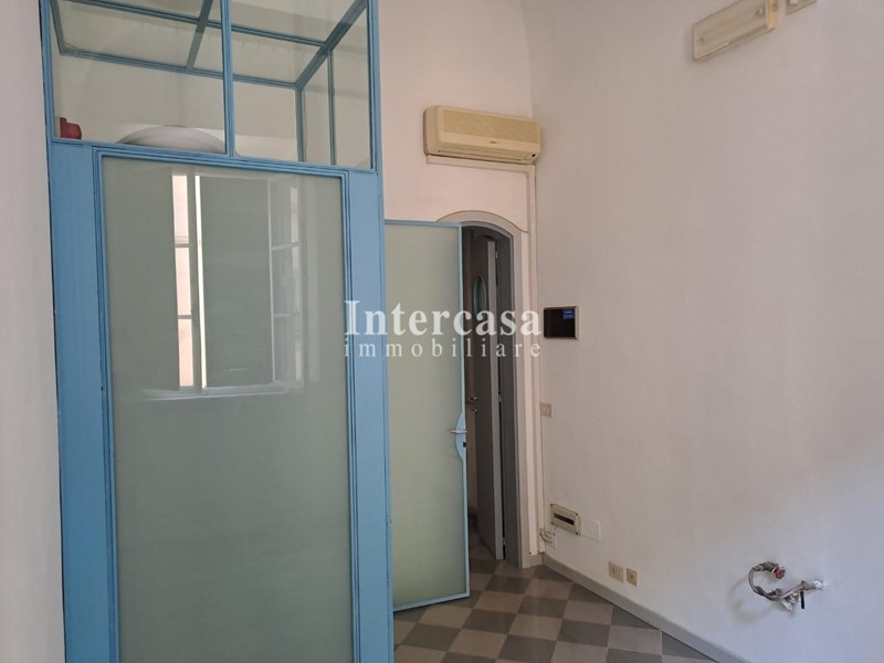 Ufficio in Affitto a Pisa, 900€, 80 m²