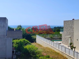 Villa bifamiliare in Vendita a Livorno, 680'000&euro;, 300 m², con Box