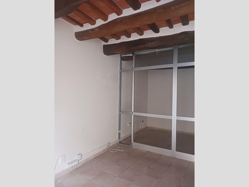 Immobile commerciale in Affitto a Calcinaia, 350€, 32 m²
