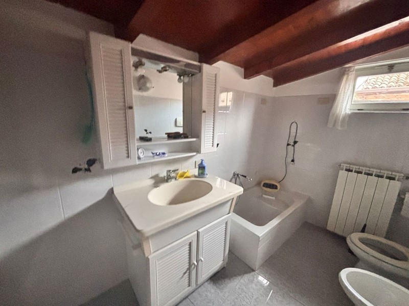 Casa Indipendente in Vendita a Montù Beccaria, 75'000€, 140 m²