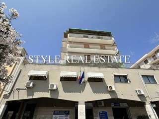 Ufficio in Vendita a Siracusa, zona Scala Greca, 377'000&euro;, 485 m²