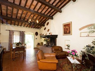 Appartamento in Affitto a Capannoli, zona San Pietro In Belvedere, 2'000€, 110 m², arredato