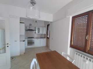 Quadrilocale in Vendita a Carrara, zona Avenza, 215'000€, 120 m², arredato