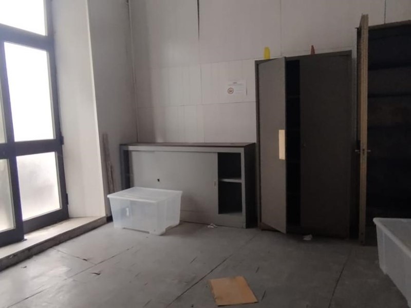 Ufficio in Vendita a Carrara, 33'000€, 33 m²