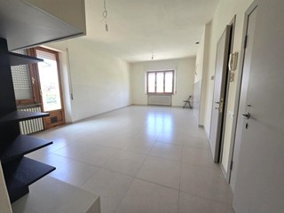 Appartamento in Vendita a Colle di Val D'Elsa, zona Gracciano Dell'elsa, 230'000€, 108 m²