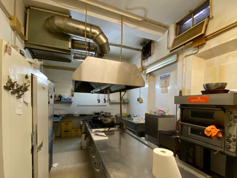 Immobile commerciale in Affitto a Pisa, 3'500€, 100 m²