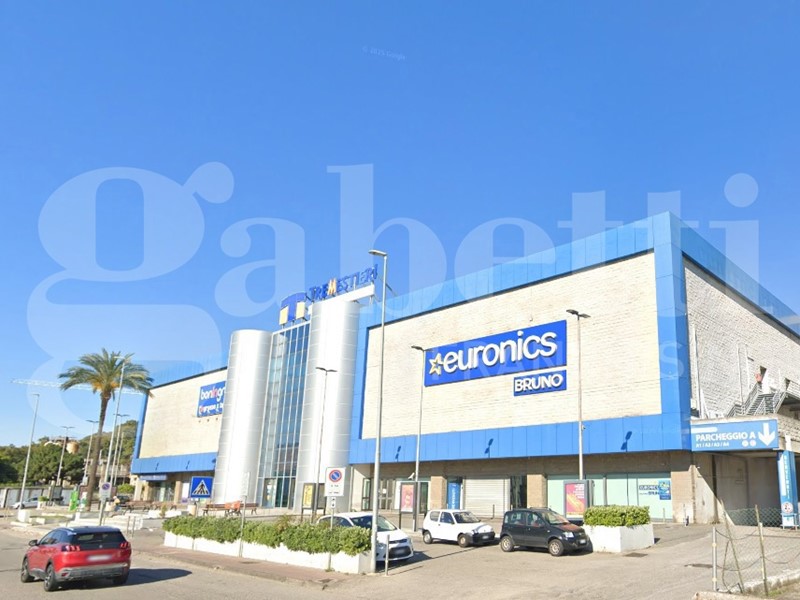 Negozio in Vendita a Messina, 15'000€, 35 m²