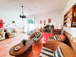 Villa in Vendita a Giugliano in Campania, 380'000€, 385 m²