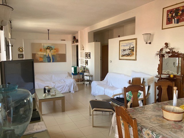 Quadrilocale in Vendita a Brindisi, 210'000€, 160 m²