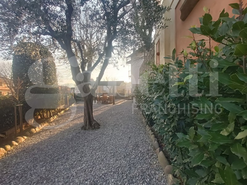 Casa Indipendente in Vendita a Sasso Marconi, 325'000€, 150 m²