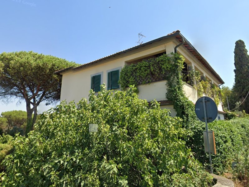 Villa in Vendita a Roma, 395'000&euro;, 425 m², con Box