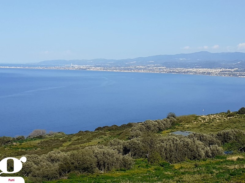 Casa Indipendente in Vendita a Patti, 300 m²